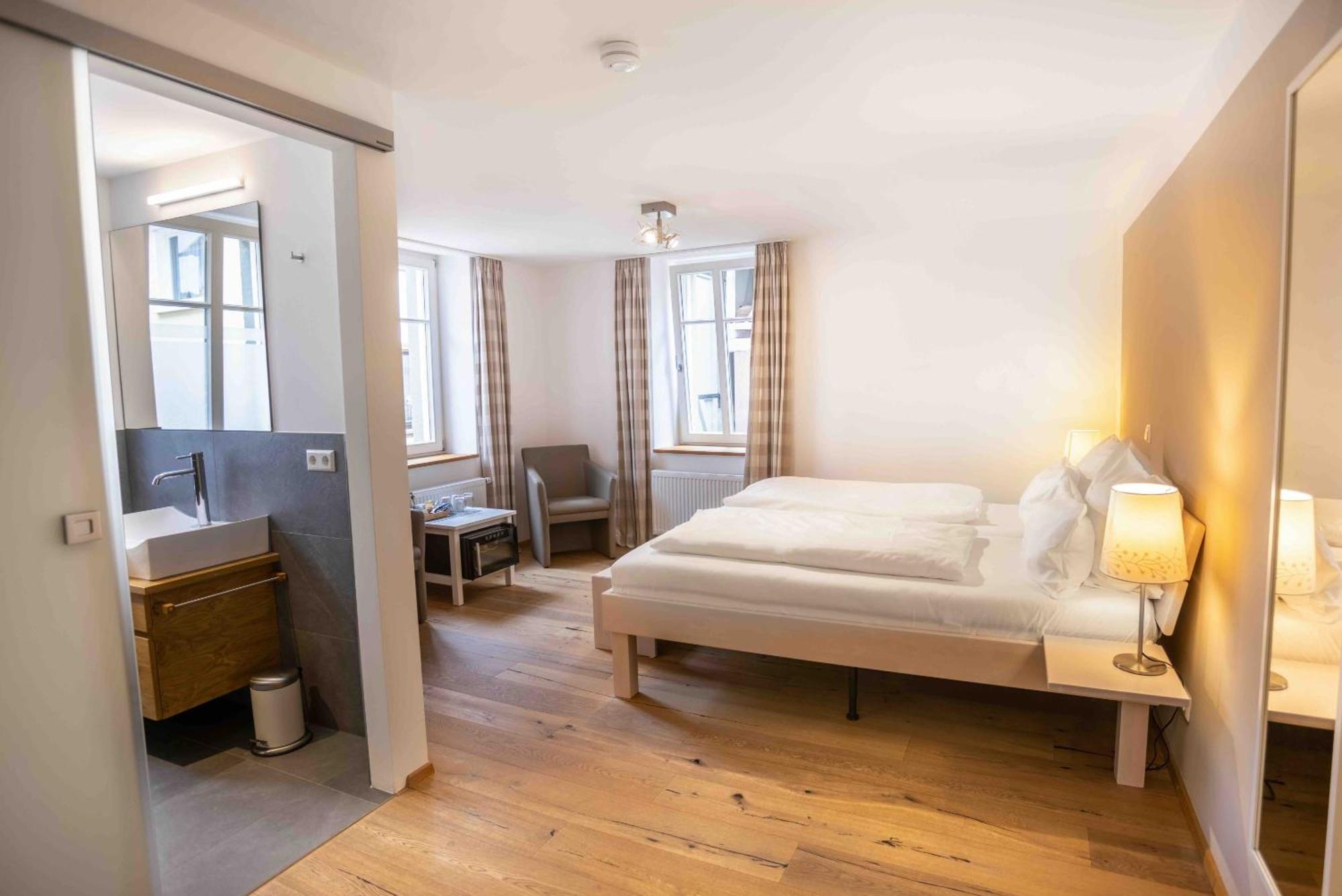 Wanderers Neubau Bed & Breakfast Birkweiler